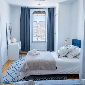 Stunning 2 Bedroom Apt 3mins Walk From Cdn Metro Appartement